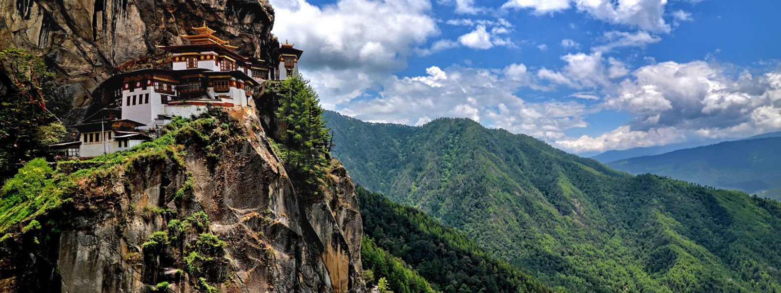 Гнездо тигра монастырь. Непал и бутан. Amankora Bhutan. Bhutan rasmlari.